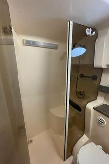 Rinker 342 Fiesta Vee image