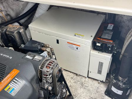 Rinker 342 Fiesta Vee image