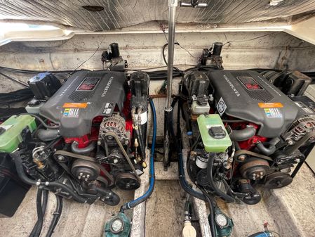 Rinker 342 Fiesta Vee image