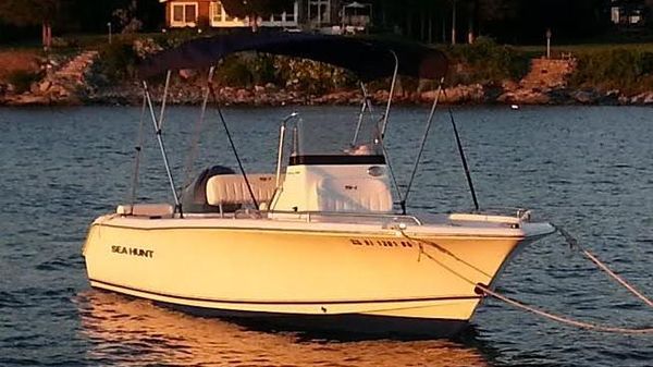 Sea Hunt Triton 188