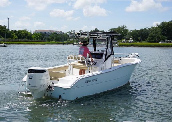 Sea Pro 238 Center Console image