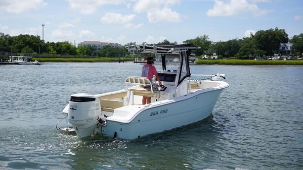 Sea Pro 238 Center Console image