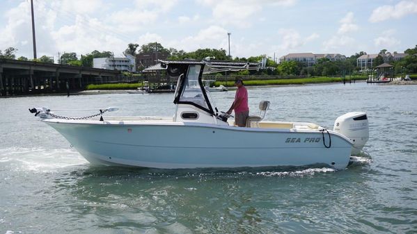 Sea Pro 238 Center Console image