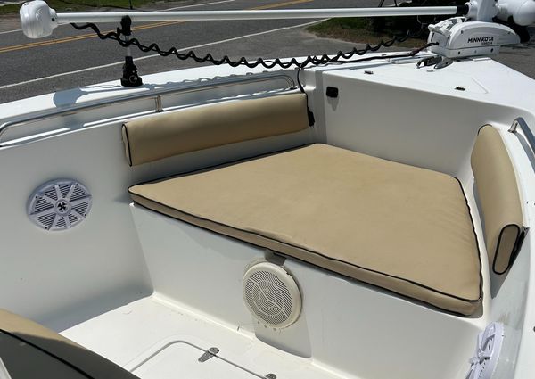 Sea Pro 238 Center Console image