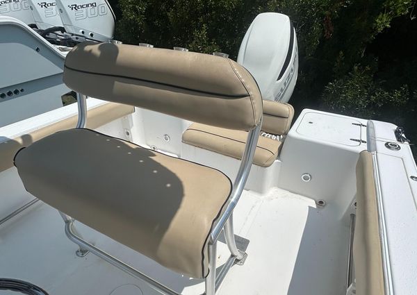 Sea Pro 238 Center Console image