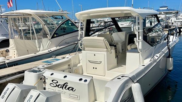 Boston Whaler 325 Conquest 