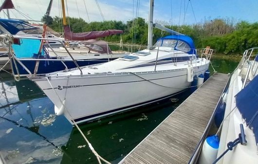 Beneteau First 285 image