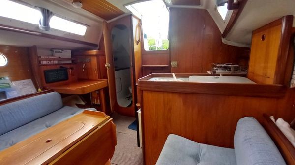 Beneteau First 285 image