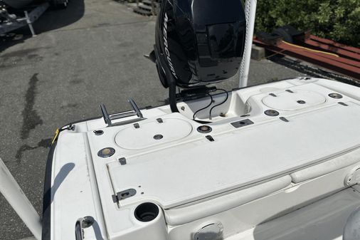 Boston Whaler 220 Dauntless image