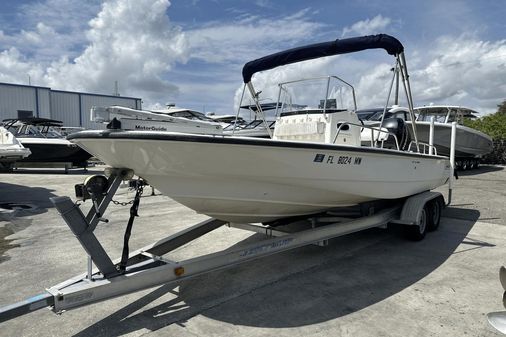 Boston Whaler 220 Dauntless image