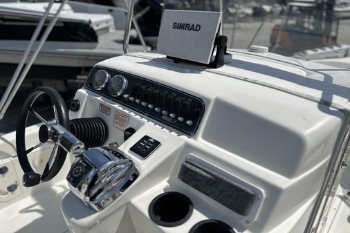 Boston Whaler 220 Dauntless image