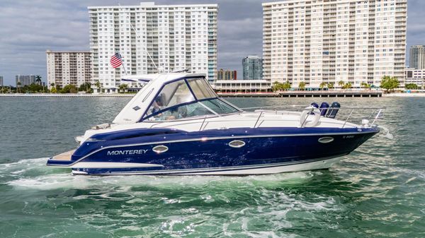 Monterey 335 Sport Yacht
