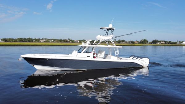 Everglades 435 Center Console 