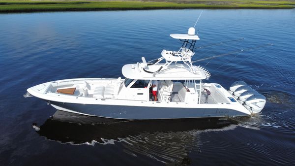 Everglades 435 Center Console image