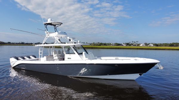 Everglades 435 Center Console image