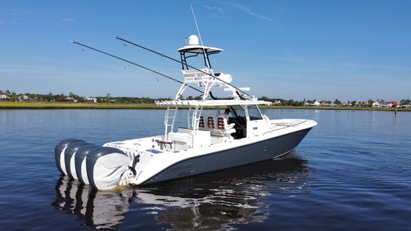 Everglades 435 Center Console image