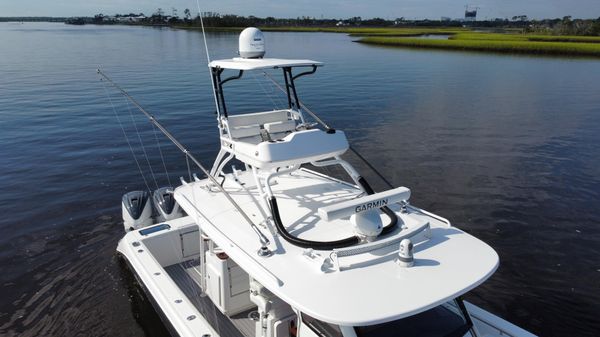 Everglades 435 Center Console image