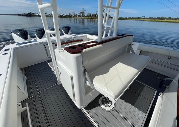 Everglades 435-CENTER-CONSOLE image