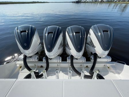 Everglades 435 Center Console image