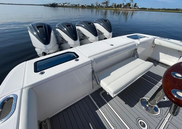 Everglades 435-CENTER-CONSOLE image