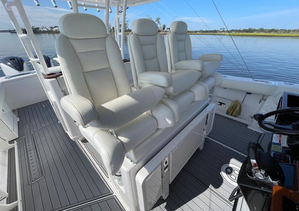 Everglades 435-CENTER-CONSOLE image