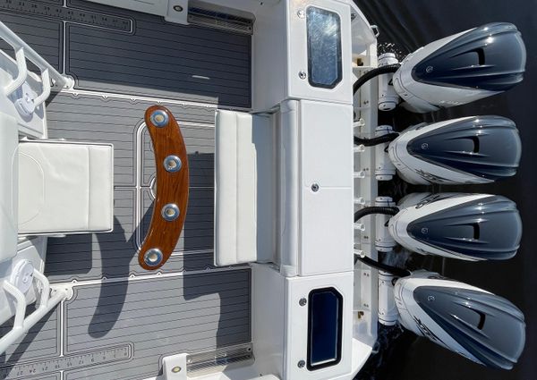 Everglades 435-CENTER-CONSOLE image