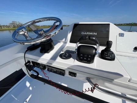 Everglades 435 Center Console image