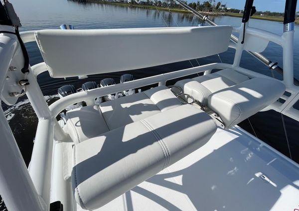 Everglades 435-CENTER-CONSOLE image