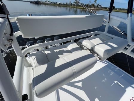 Everglades 435 Center Console image