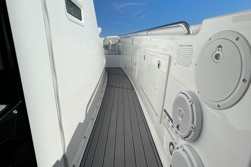 Everglades 435-CENTER-CONSOLE image