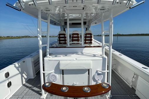 Everglades 435 Center Console image