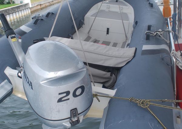 Lagoon 42 image