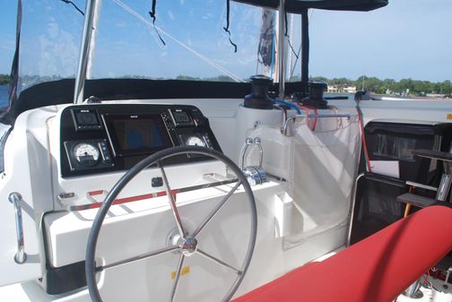 Lagoon 42 image