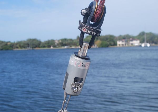 Lagoon 42 image