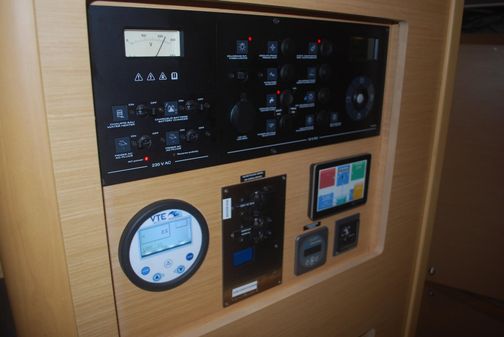 Lagoon 42 image