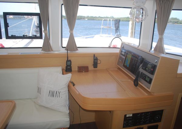 Lagoon 42 image