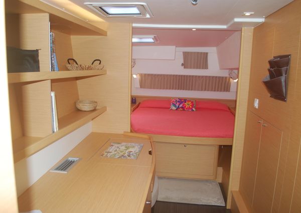 Lagoon 42 image