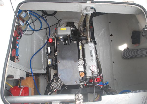 Lagoon 42 image