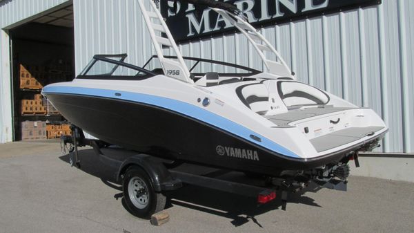 Yamaha-boats 195S image