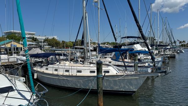Island Packet 40