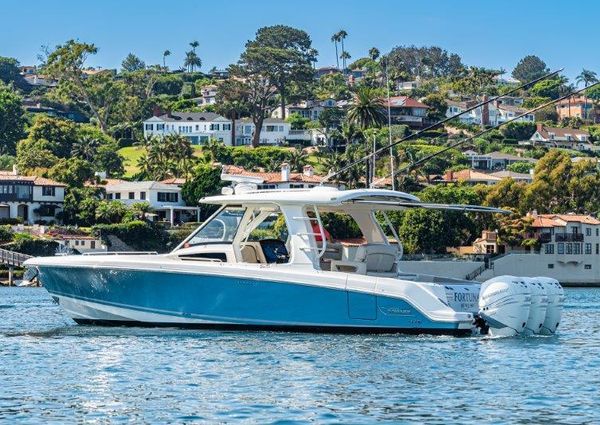 Boston Whaler 350 Realm image