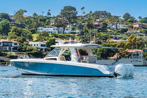 Boston Whaler 350 Realm image