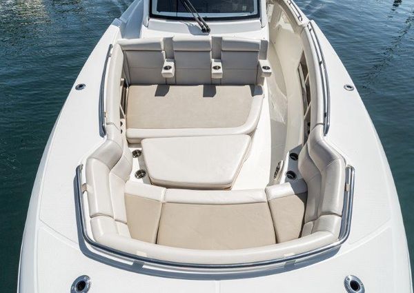 Boston Whaler 350 Realm image