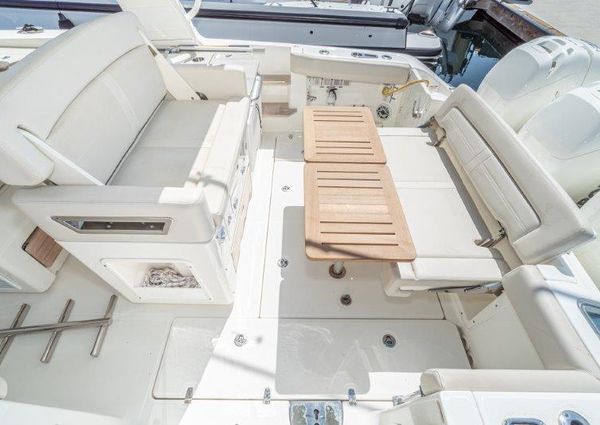 Boston Whaler 350 Realm image