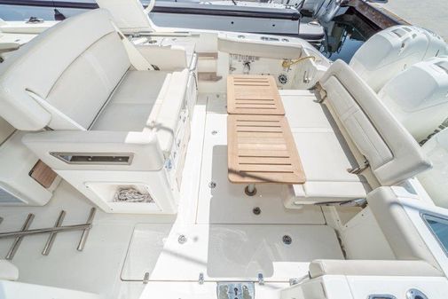 Boston Whaler 350 Realm image