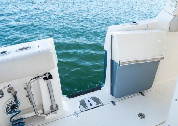 Boston Whaler 350 Realm image