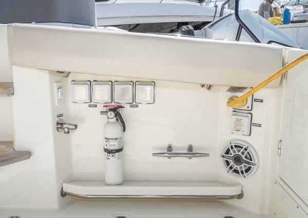 Boston Whaler 350 Realm image