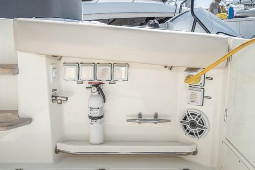 Boston Whaler 350 Realm image