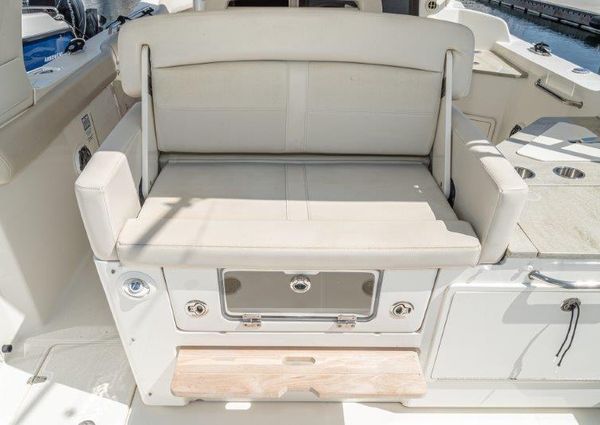 Boston Whaler 350 Realm image