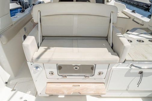 Boston Whaler 350 Realm image